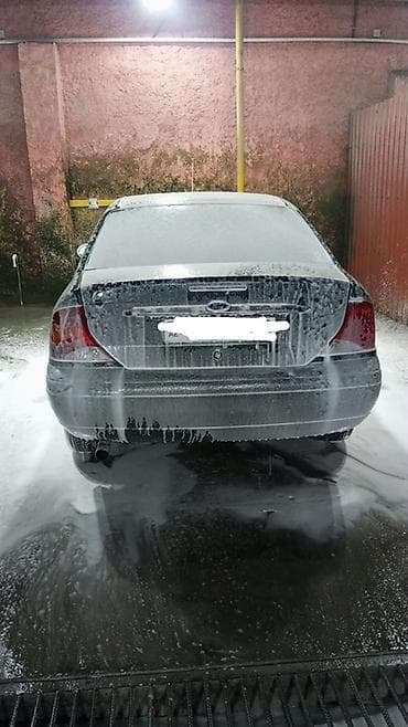 Ford: Ford Focus: 2 л | 2000 г. Седан — 2