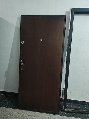 qapi avropa: Metall giriş qapısı və metall qutu (kasa) komplekti. Xüsusiyyətlər: - — 1