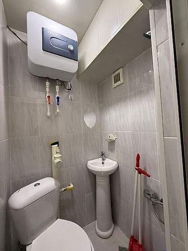 kiray ev: ⸻ Nəsimi rayonu, Nəsimi metrosuna 15 dəqiqə piyada məsafədə Zərifə — 8