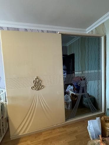 Выключатели: Новый, Шкаф-вешалка — 1