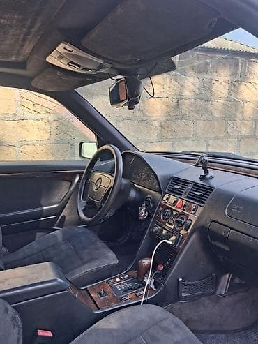 daewoo az: Mercedes-Benz C-Class (W202) sedan - Kuzov: qara rəngli 4 qapılı — 4