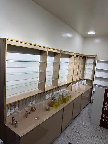 Mağaza üçün vitrin və rəf sistemi - Material: MDF karkas, ön hissədə