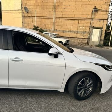 последующий выкуп авто бишкеке: BYD sedan – ağ rəng, aerodinamik kuzov və geniş xrom ön barmaqlıq. Ön — 6