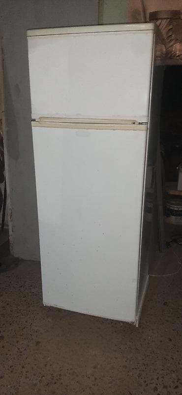 İki qapılı soyuducu (üst hissə - Üstdə dondurucu bölmə, altda at lalafo.az İki qapılı soyuducu (üst hissə - Üstdə dondurucu bölmə, altda
