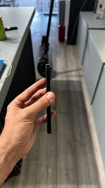 ipad 8 32: IPhone 14, 128 GB, Qara, Face ID — 3