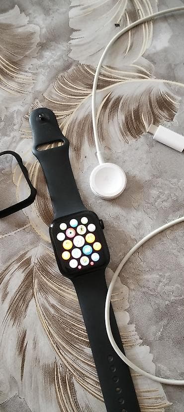 tecno silim: Ağıllı saat – kvadrat ekranlı, qara silikon qayışlı model. Rəngli — 1