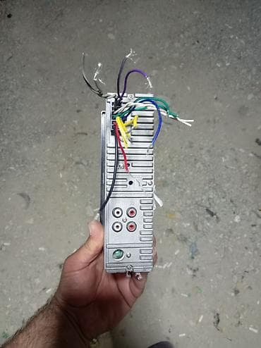 radio usb bluetooth: Avtomobil maqnitofonu – 1DIN format Xüsusiyyətlər: - Ön paneldə USB — 2