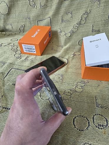 ucuz sade telefonlar: Infinix Zero 40, rəng - Qara, Sensor — 3