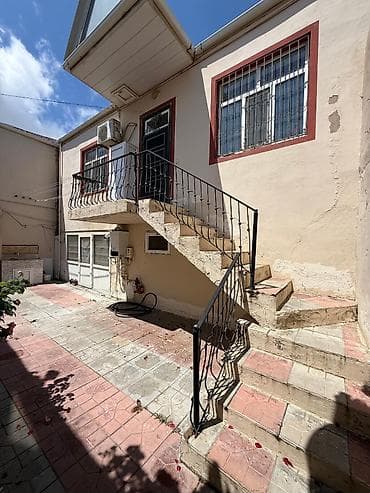 2 mərtəbəli həyət evi (yarı zirzəmili plan) – geniş, işıqlı və rahat