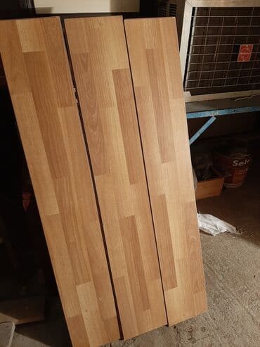 laminat doşəmə: Üstdən sökülmə lamimat satılır.təxminən 15 kvadrat olar.yaxşı — 2