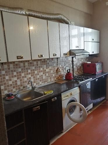 2 el mebeller: Mətbəx mebeli satılır 290₼. Ölçü dəqiq deyil. Üzərində qaz moyka — 1