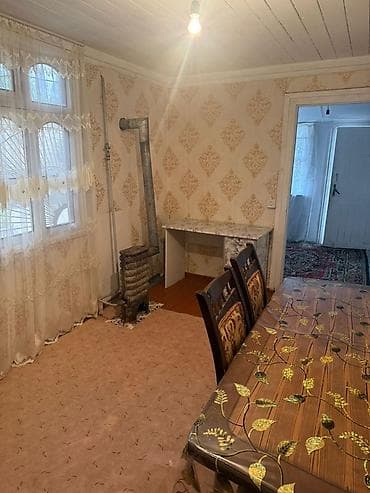 ulduzda kiraye ev: H.Aslanov qəs., 59 nömrəli məktəbə yaxın “Raboçi” tərəfi. Kirayə üçün — 1