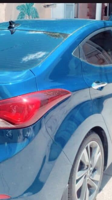 Hyundai Elantra: 1.8 l | 2015 il