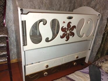 Oğlan və qız üçün, Dördbucaq, Beşik, Dəstsiz, Matras ilə, Yellənmə mexanizmsiz