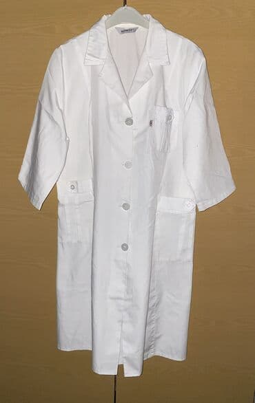 Tibbi xalatdir Razmer 38-42. Yaxsi veziyyetdedir. Uzunluq 82sm. Whtsp