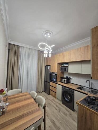 купить квартиру в баку в ипотеку: Mənzil, Mərkəzi olan Sülh prospektində yerləşir. Yaxınlıqda market — 6