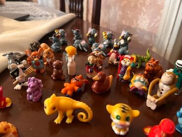 теннисный стол: Müxtəlif kolleksiya fiqurları dəsti - Təxminən 35+ ədəd kiçik — 7