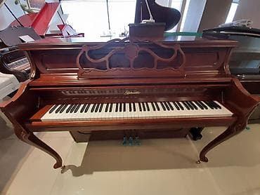 elektro gitara satilir: Akustik piano. Royal Musiqi Aletleri salonu sizlere genish — 1