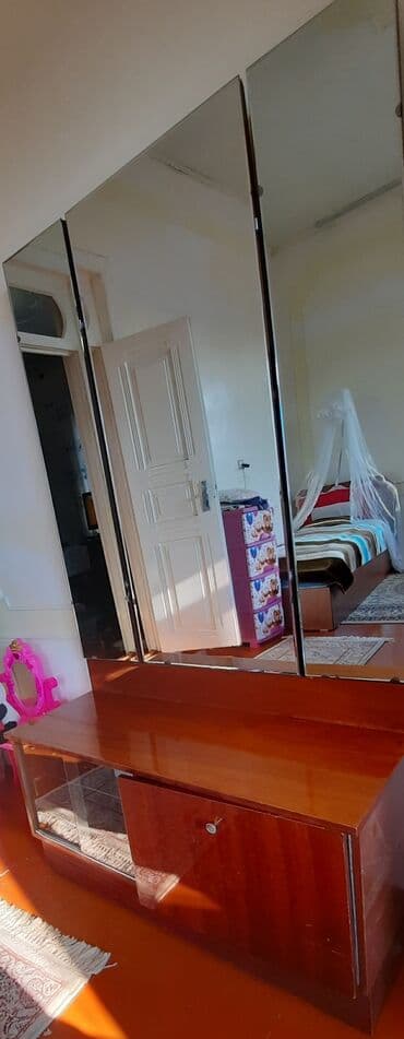 трюмо с зеркалом: İşlənmiş, Termolar, Kredit yoxdur, Çatdırılma yoxdur — 1