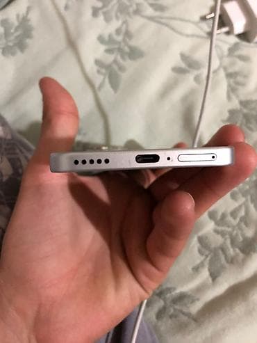 google pixel fold: Satılır: Android smartfon Xüsusiyyətlər: - Ön paneldə mərkəzi dairəvi — 5