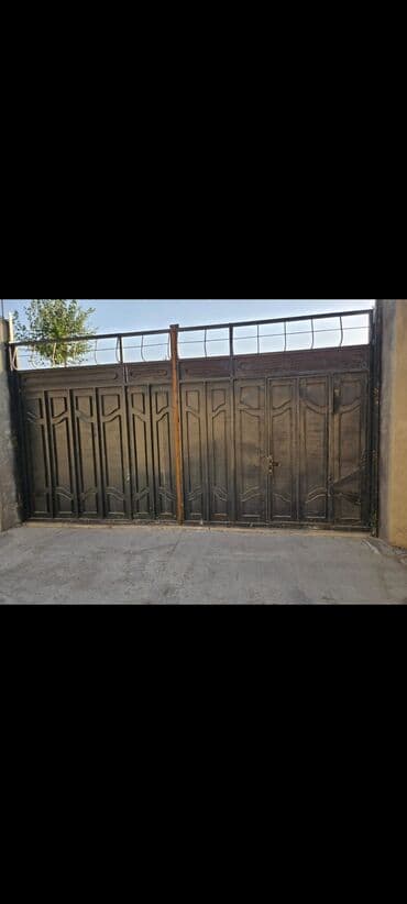 demir qapi: Б/у Железо Дворовые ворота, Распашные, 5 м, Механические, С дверью, Нет кредита, Платная установка, Самовывоз — 1