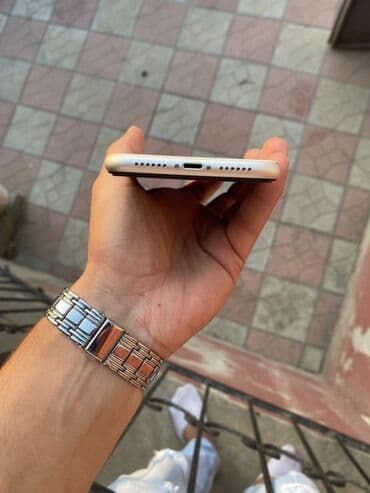 iphone 11 en ucuz qiymeti: IPhone 11, Ağ, Face ID — 5