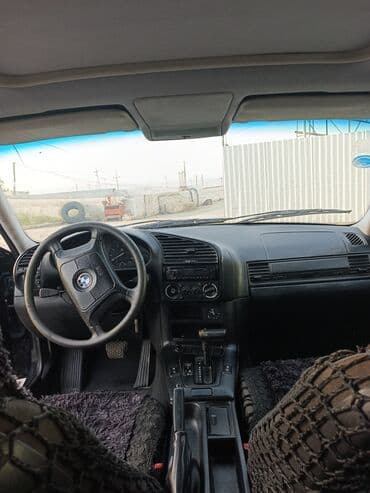 traktor altlıqlı qara qadın bosonojkaları: BMW 3 series: 1.8 l | 1995 il Sedan — 5