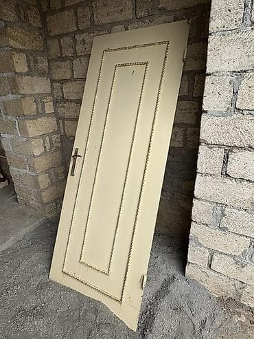 islenmis plastik qapi satilir: Mənzil üçün İşlənmiş Giriş qapısı 90x220 sm Zamok ilə, Zəmanətsiz, Ünvandan götürmə — 2