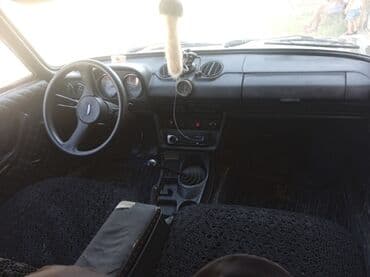 ваза стеклянная прозрачная высокая без узора: VAZ (LADA) 2106: 1.6 l | 2001 il — 6