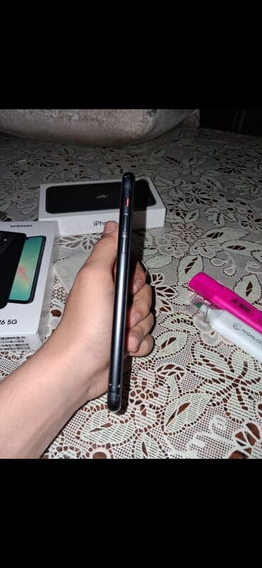 сколько стоит использованный айфон 11: IPhone 11, Черный — 5