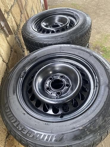 elektrik scooter qiymetleri: Mersedes.195.65.R15 təkərləri.Təkərlər yaxsi veziyyetdedi.Disk ile — 3