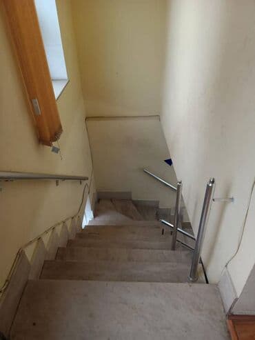 kiraye kafe verirem: Obyekt teze bazarin yaninda(kohne) yerlesir.Obyekt 3 mertebeli 8 — 18