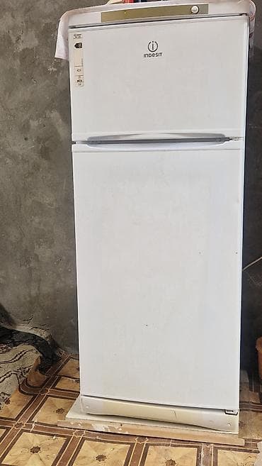 apple iphone 8: 2 qapılı Indesit Soyuducu Satılır, rəng - Ağ — 2