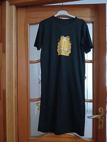 Qara rəngli əla vəziyyətdə uzun t-shirt/kofta-kleid. Ön hissədə — 3