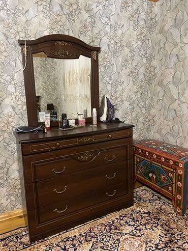 tek kravat ikinci əl: İkinəfərlik çarpayı, 2 tumba, Dolab, Komod, İşlənmiş — 4