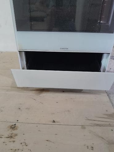 islenmis qapi satiram: 4 göz peç elektrik 
İdeal vəziyyətdə demək olar təzə 3 faza tok — 4