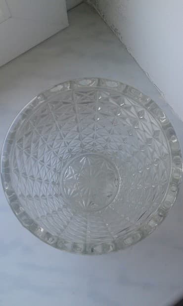 uzum tingləri: 2 eded xrustal qab . 2si 5 m.ünvan Abşeron gencler şeherciyi riyadla — 2