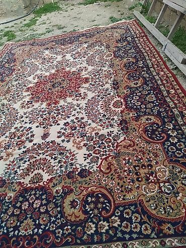 yun: Klassik naxışlı xalça - Material: ehtimalən yun və ya yun qarışığı — 1