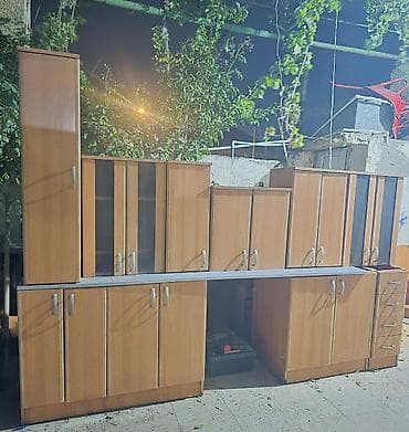Qiymeti 220 azn Metbex mebeli satilir. Olcu 2.80sm uzerinde hecne