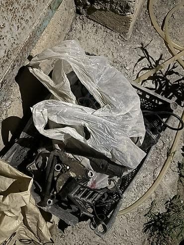 renault duster ehtiyat hisseleri: Avtomobil ehtiyat hissələri paketi Təsvir: - Arxa fənərlər dəsti (2 — 6