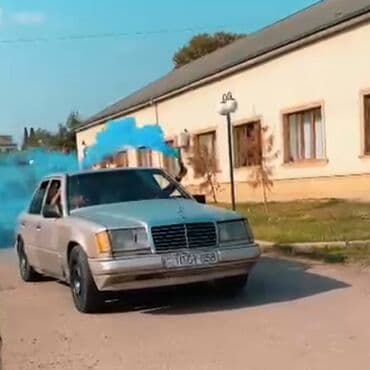 turbo az c class: Mercedes-Benz 230: 2.3 l | 1990 il Sedan — 1