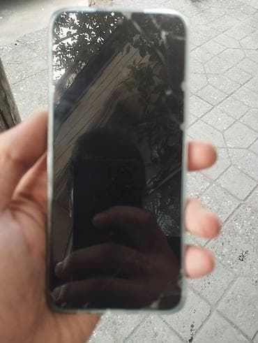 telefon alisi ve satisi: Salam telefon x8a 128 gb yaddaş yalnız ekranı dəyişilməlidir ekranın — 1