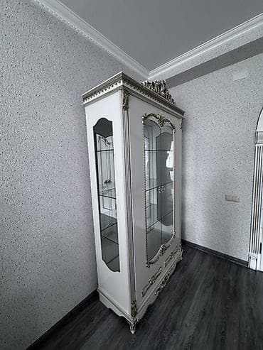 islenmis skaf: Şüşəli dolab vitrini — 1