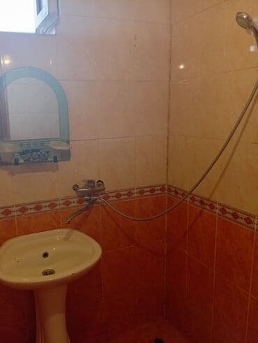 əcəmidə 1 otaqlı kirayə evlər: 3 otaqlı həyət evi - Kiçik, qapalı həyətyanı sahəsi və dəmir hasar - — 21