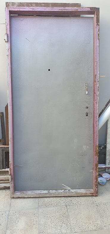 Metal qapı və qutu (konstruksiya ilə) - Material: tam metal lövhə