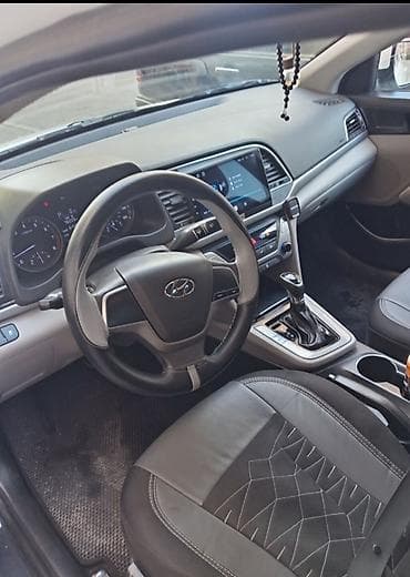 hyundai accent satilir: Hyundai Elantra: 0.2 l | 2017 il Sedan — 5