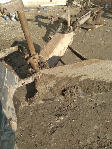 bu avtomobil traktor variantı: Arxçeken Kotan — 2