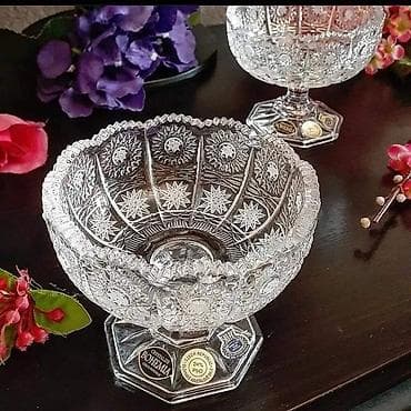 metbex krantlari: Bohemia cex 2 eded murebbe ve ya qend qabi. Diametri 11 sm. Dərindir — 2