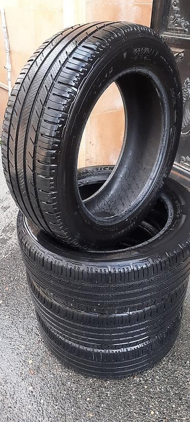 4 teker: İşlənmiş Şin Michelin 235 / 55 / R 19 — 1