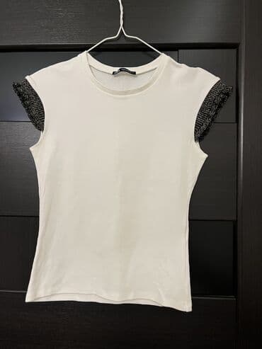 qunduzdan qadın şubaları: Zara kofta 🤍 bir iki defe geyilib teze kimidir Qolları kantlı model S — 2